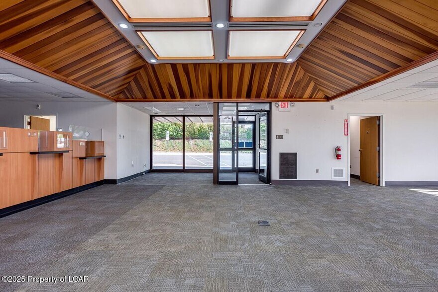 More Photos Of 14 N Main St, Plains Bank For Lease