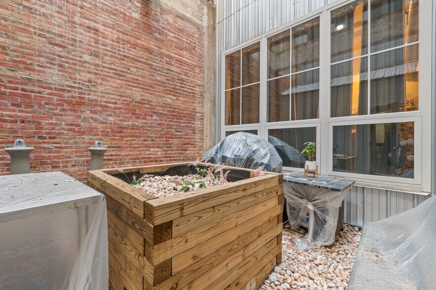 More Photos Of 311-313 W Baltimore St, Baltimore Apartments For Sale