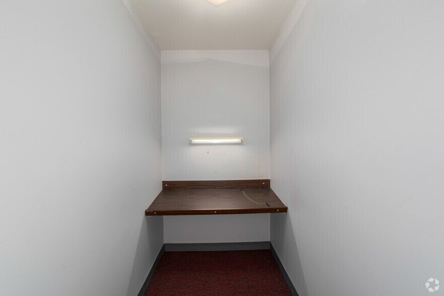 More Photos Of 332-334 High St, Burlington Office For Lease