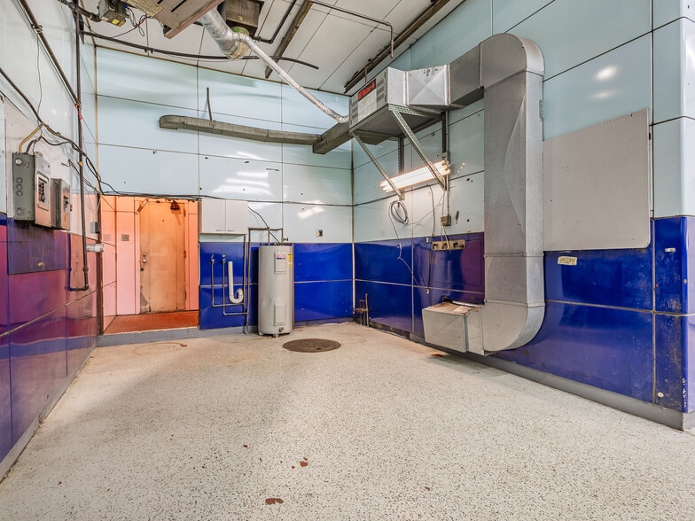 More Photos Of 1102 E State Blvd, Fort Wayne Serviced Offices For Sale