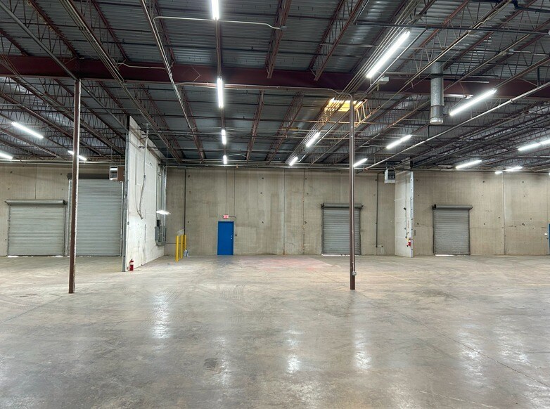 More Photos Of 1640 Sands Pl Se, Marietta Distribution For Lease