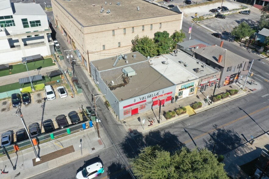 More Photos Of 710 Red River St, Austin Storefront For Lease