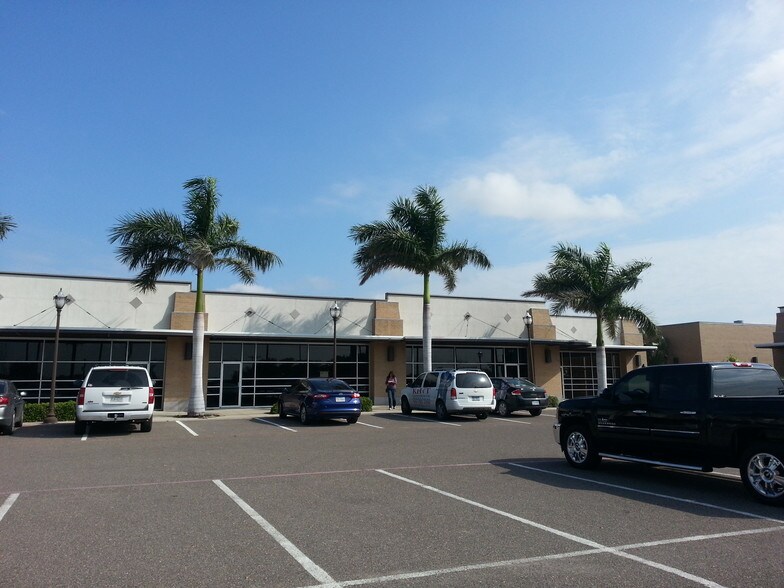 More Photos Of 1221 S 10th St, Weslaco Unknown For Lease