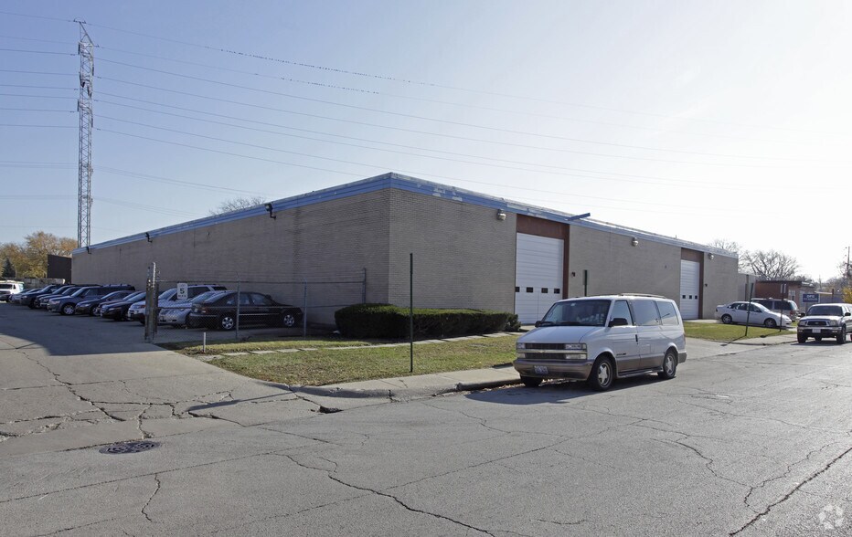 More Photos Of 921 Pitner Ave, Evanston Warehouse For Sale