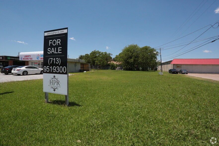 Primary Photo Of 1702 Center St, Deer Park Land For Lease