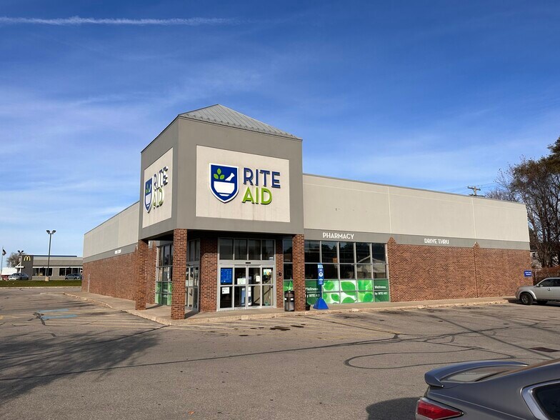 More Photos Of 939 Us Highway 31 S, Traverse City Drugstore For Sale