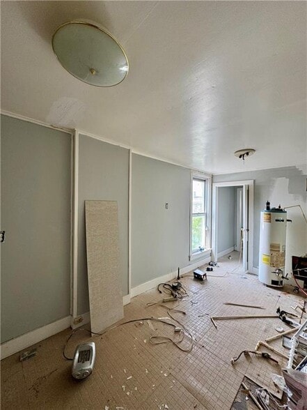 More Photos Of 230 E Main St, Palmyra General Retail For Sale