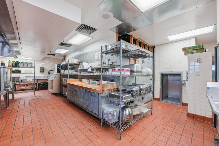 More Photos Of 2305 Wilmington Rd, New Castle Restaurant For Sale