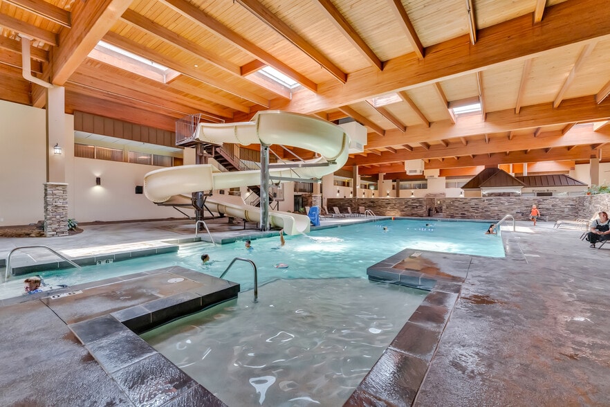 More Photos Of 201 Sugarloaf Rd, Hendersonville Hotel For Sale
