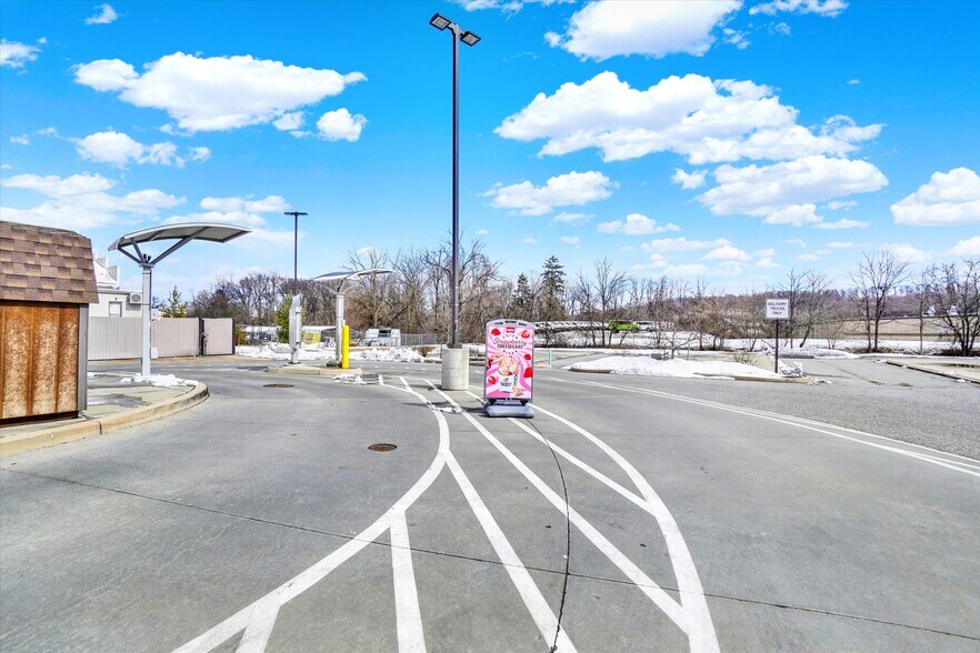 More Photos Of 4315 N George Street Ext, Manchester Self Storage For Lease