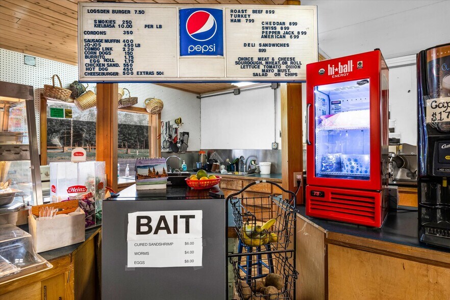 More Photos Of 7550 Logsden Rd, Logsden Convenience Store For Sale