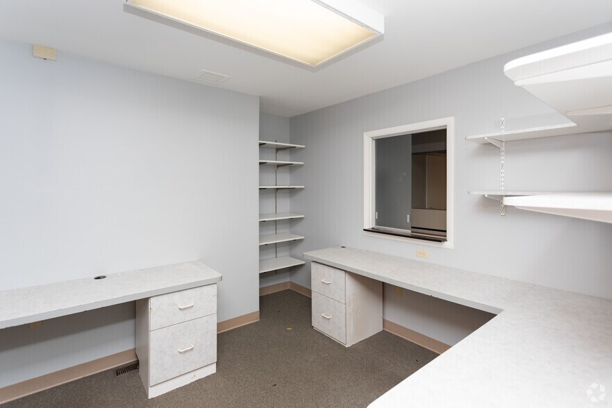 More Photos Of 723 Phillips Ave, Toledo Medical For Lease