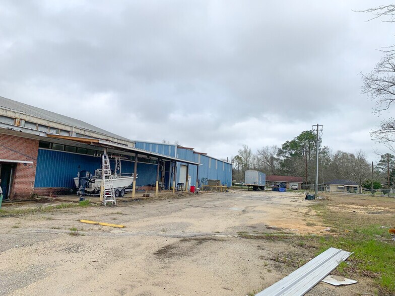 More Photos Of 315 E Ridgely St, Atmore Warehouse For Sale