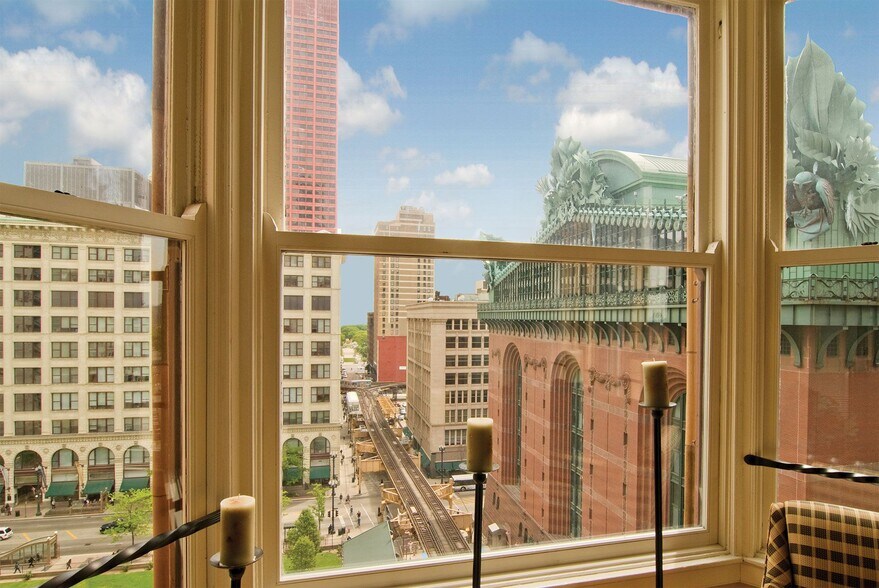 More Photos Of 343 S Dearborn St, Chicago Apartments For Lease