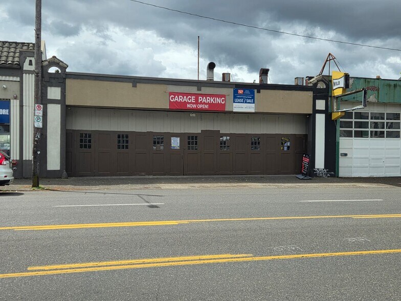 More Photos Of 2626 E Burnside St, Portland Storefront For Lease