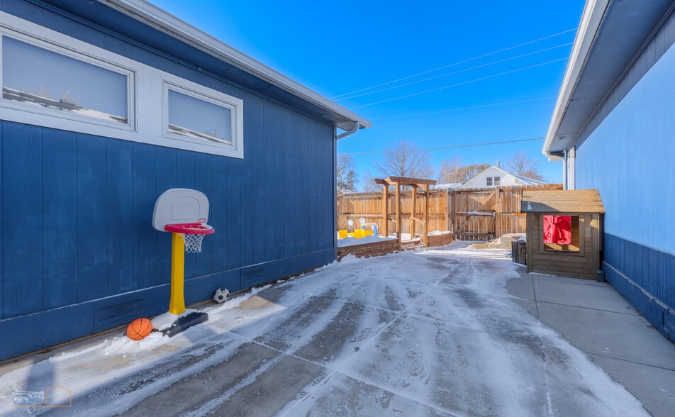 More Photos Of 340 Maple St, Frederick Specialty For Sale