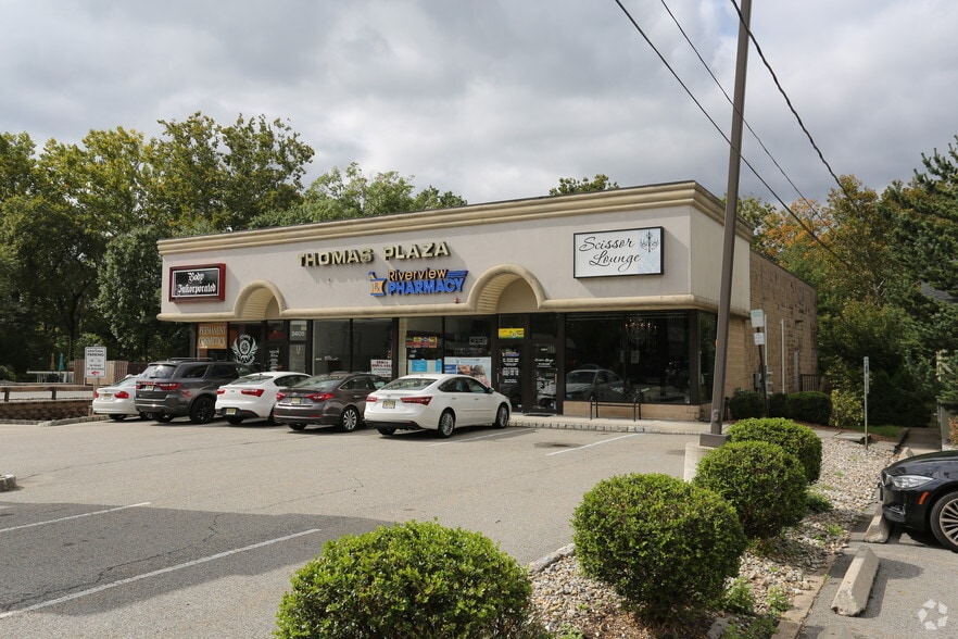 More Photos Of 2405 Hamburg Tpke, Wayne Storefront Retail Office For Lease