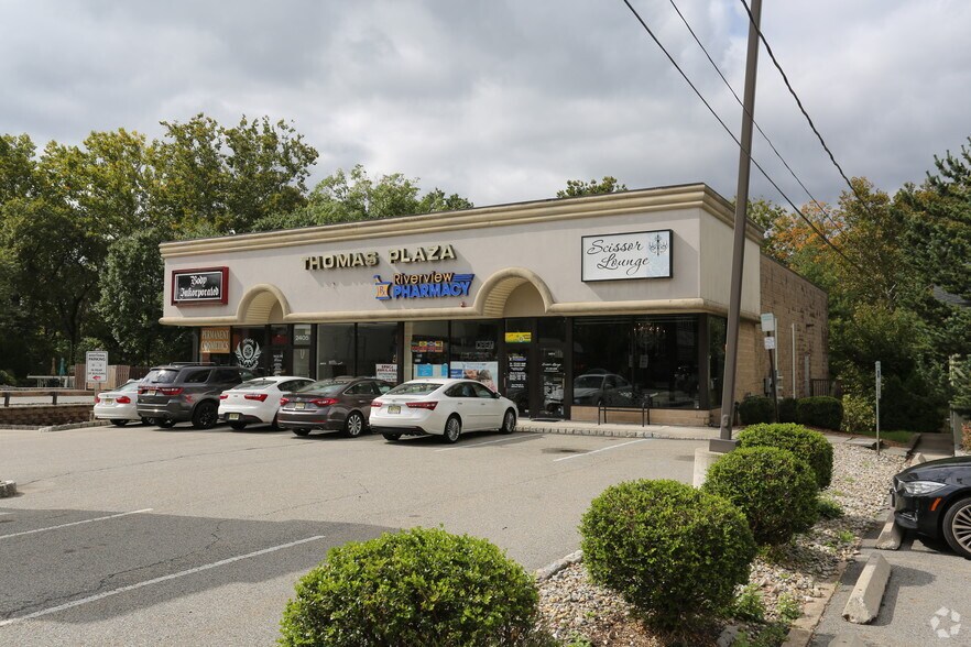 More Photos Of 2405 Hamburg Tpke, Wayne Storefront Retail Office For Lease