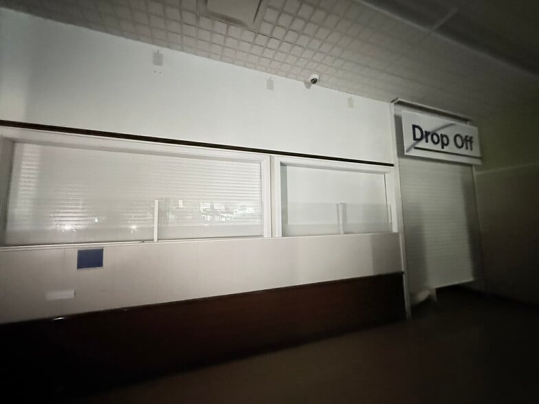 More Photos Of 350 Niagara St, Buffalo Drugstore For Sale