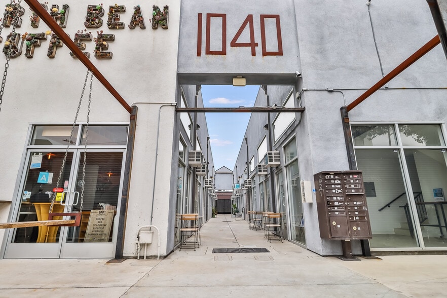More Photos Of 1040 S Los Angeles St, Los Angeles Freestanding For Sale