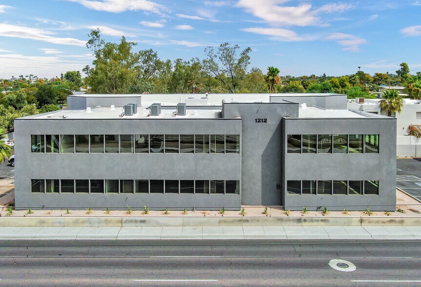 More Photos Of 1212 W Camelback Rd, Phoenix Medical For Lease