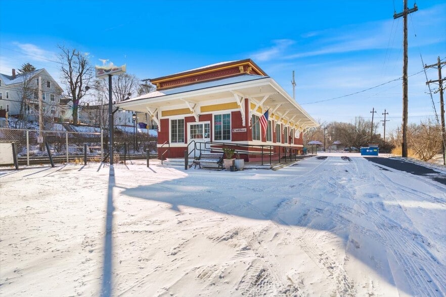 More Photos Of 30 Railroad Ave, Haverhill Restaurant For Sale