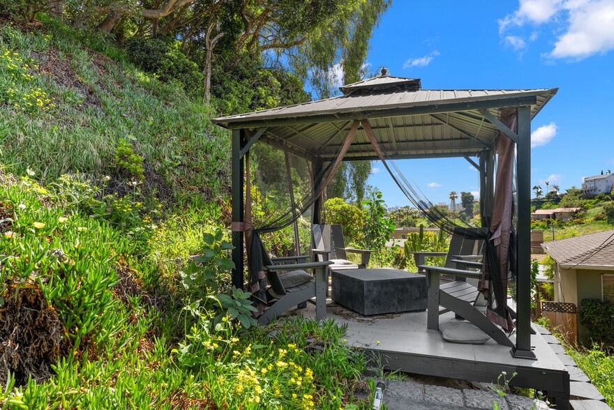 More Photos Of 801-807 Torrance St, San Diego Apartments For Sale