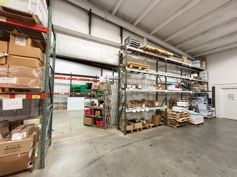 More Photos Of 4331 W CALHOUN St, Springfield Industrial For Lease