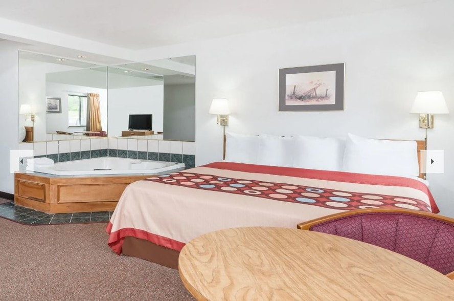 More Photos Of 299 Adena Dr, Newcomerstown Hotel For Sale