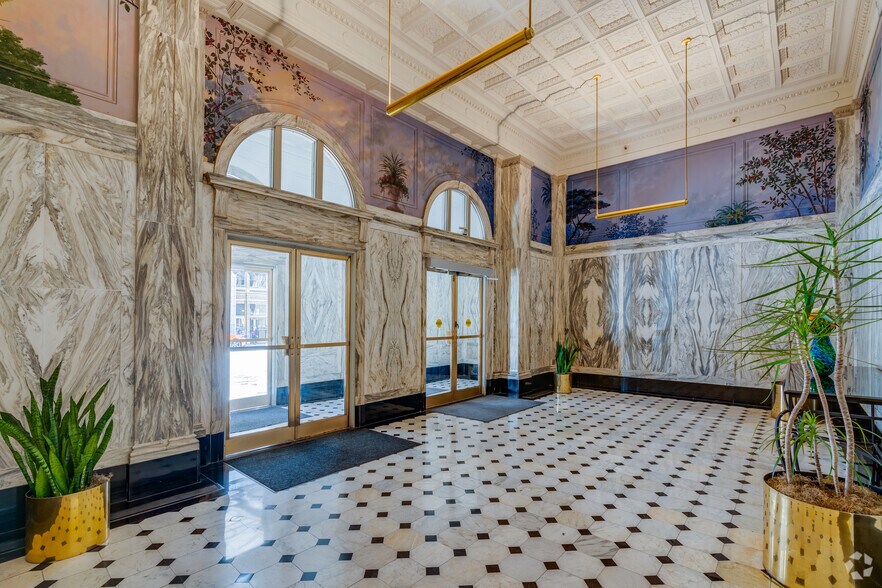 More Photos Of 321 S Boston Ave, Tulsa Office For Lease