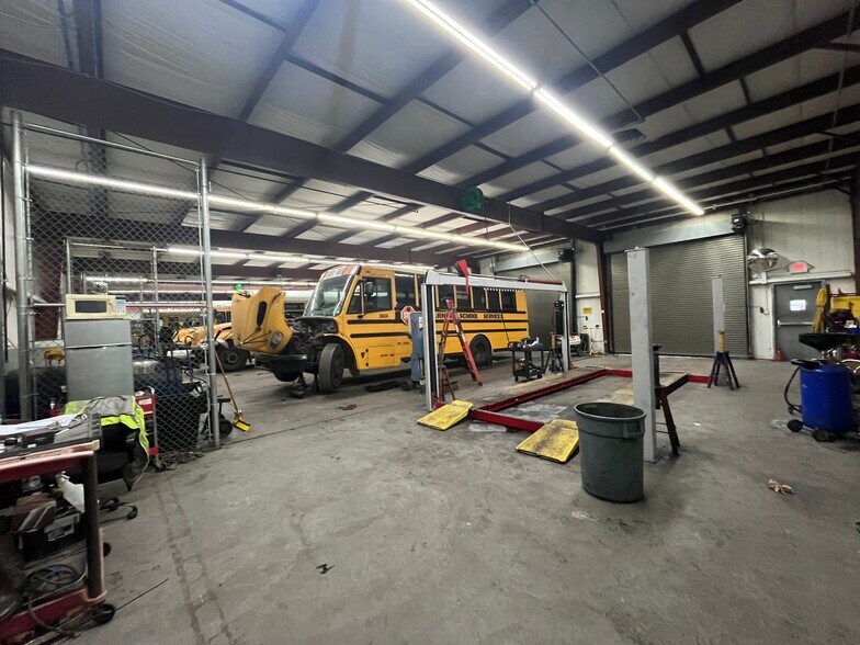 More Photos Of 4101 N Delaware Ave, Philadelphia Office For Sale