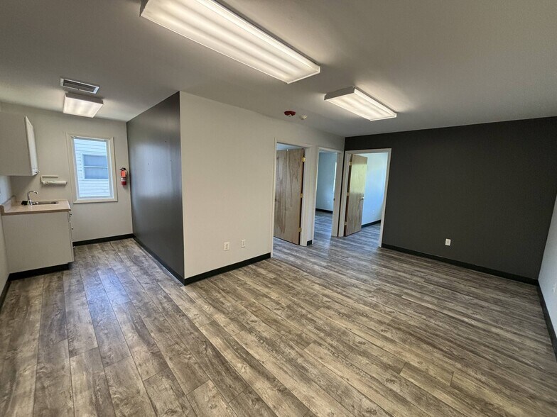 More Photos Of 901 Mantua Pike, Woodbury Office For Lease