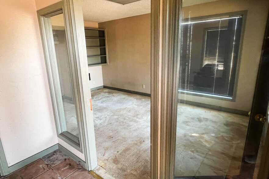 More Photos Of 231 Central Fwy E, Wichita Falls Land For Sale