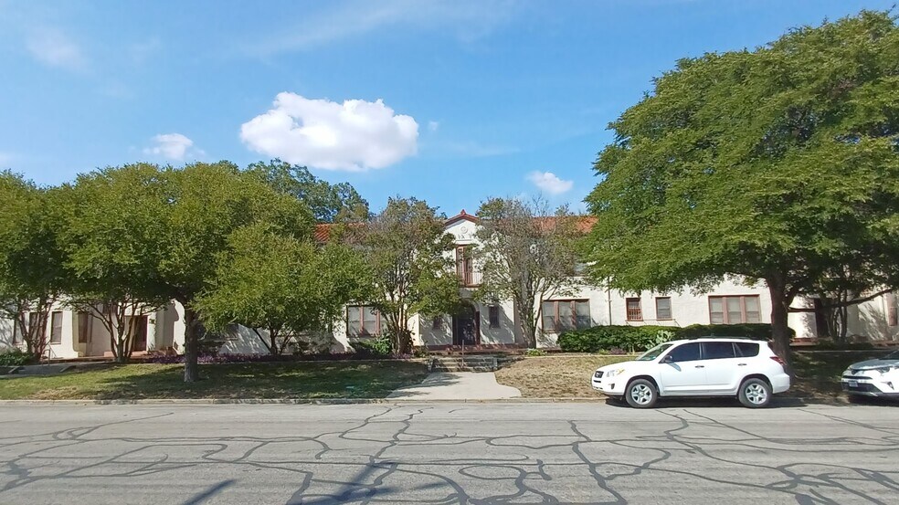 Primary Photo Of 219 W Magnolia Ave, San Antonio Apartments For Sale
