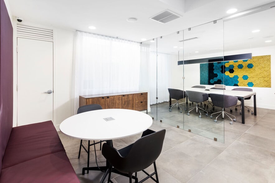 More Photos Of 11049 Magnolia Blvd, North Hollywood Apartments For Lease