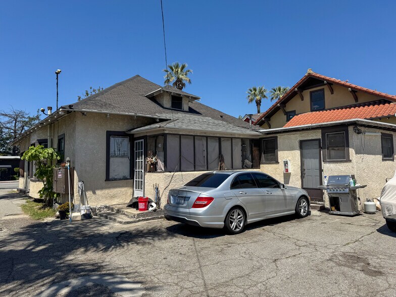 More Photos Of 826 N Fair Oaks Ave, Pasadena Land For Sale