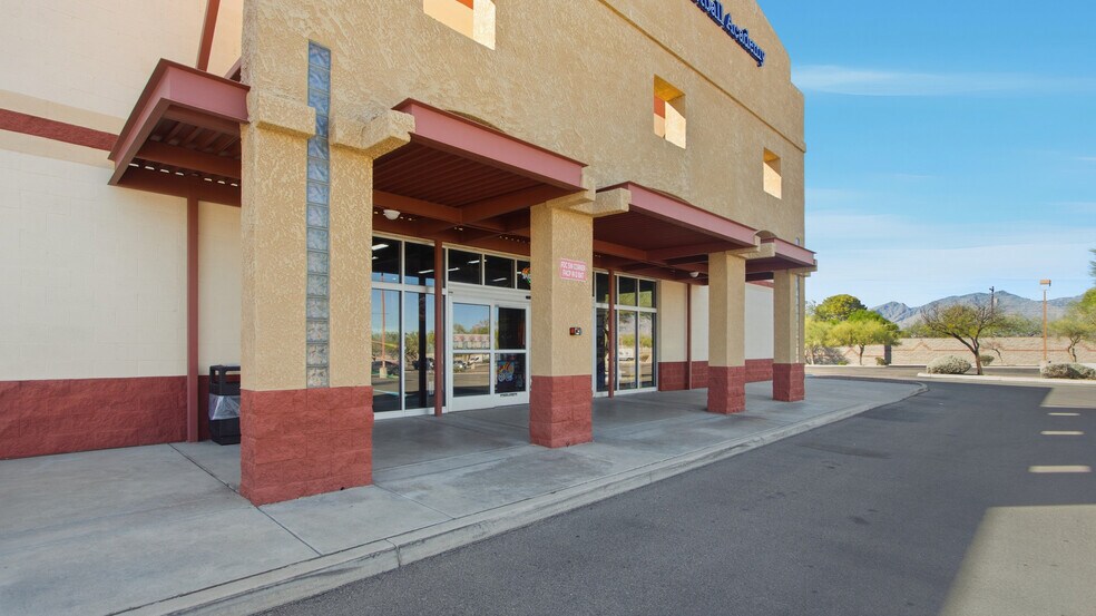 More Photos Of 5975 E Broadway Blvd, Tucson Freestanding For Sale