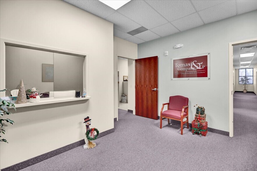 More Photos Of 1350 Broadcasting Rd, Wyomissing Office For Sale