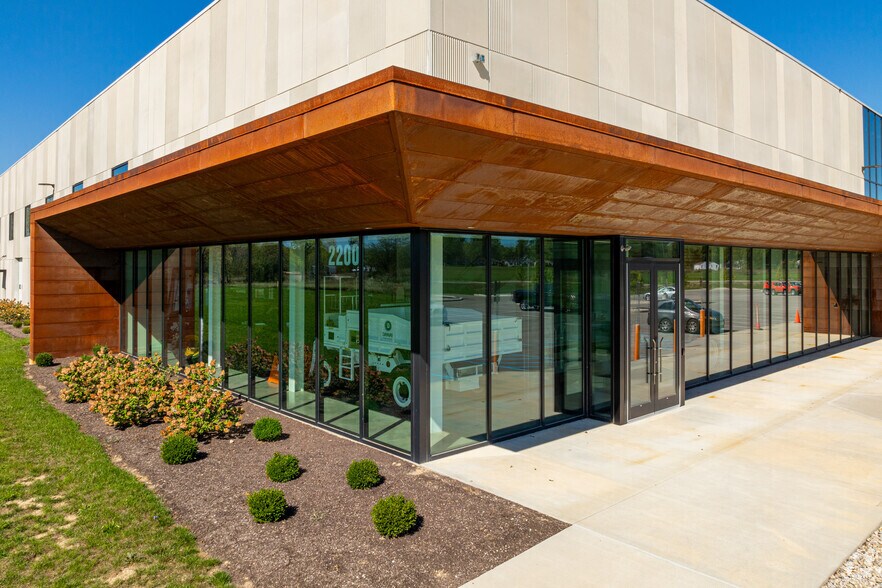 More Photos Of 2220 E Bunch Blvd, Muncie Manufacturing For Lease