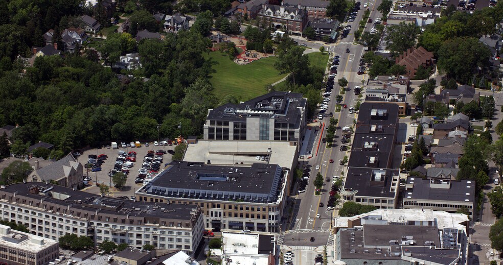 More Photos Of 387 N Old Woodward Ave, Birmingham Apartments For Lease