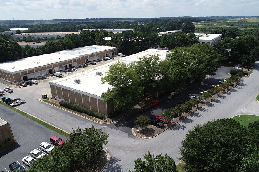 More Photos Of 470 Plaza Dr, College Park Warehouse For Lease