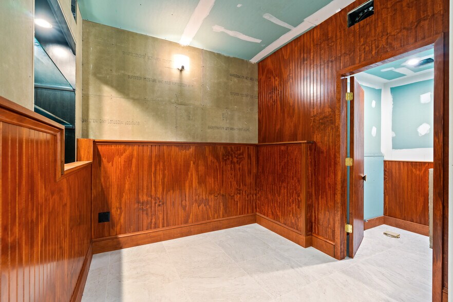 More Photos Of 974 S Nova Rd, Ormond Beach Industrial For Sale