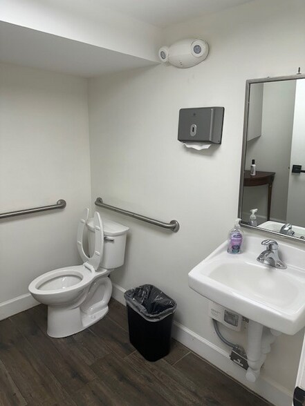 More Photos Of 16115 SW 117th Ave, Miami Showroom For Sale