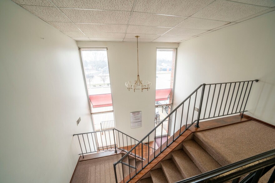 More Photos Of 18600 W 10 Mile Rd, Southfield Office For Sale
