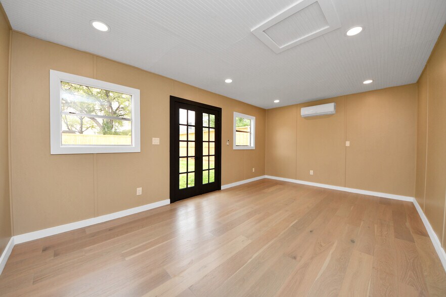 More Photos Of 4738 W. Alabama, Houston Loft Creative Space For Sale
