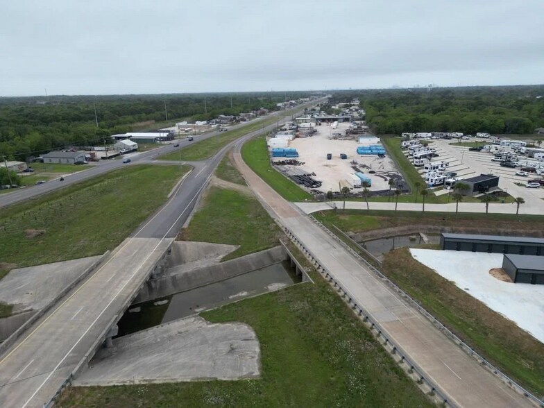 More Photos Of 2100 W Parkway St, Groves Self Storage For Sale
