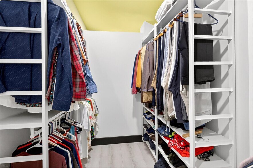 More Photos Of 1034 S Kingshighway Blvd, Saint Louis Office For Sale