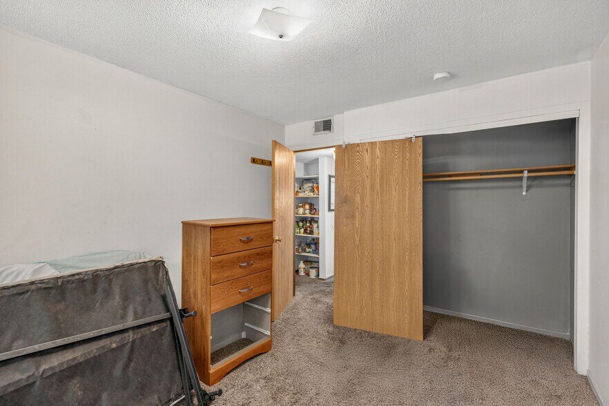 More Photos Of 875-885 25th St, Lincoln Apartments For Sale