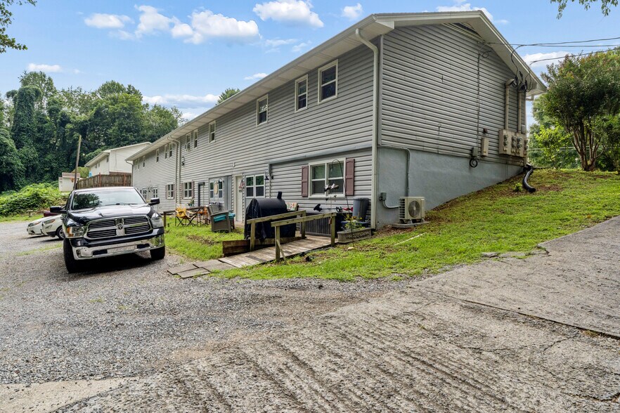 More Photos Of 210 Longview Ave, Jonesborough Apartments For Sale