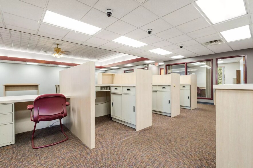 More Photos Of 201 Koomler Dr, La Porte Bank For Sale